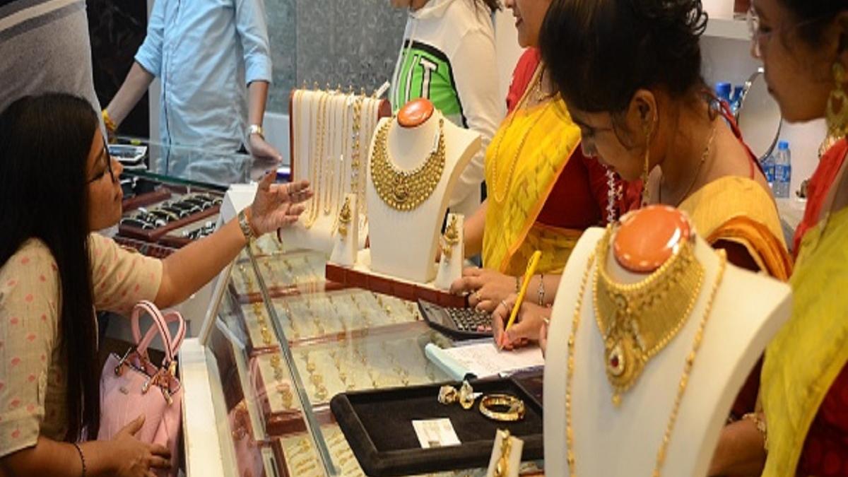 677 साल के बाद बना है संयोग, आज सोना खरीदना बेहद शुभ, घर बैठे 1 रुपये का खरीदें!