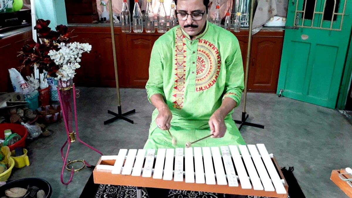 musical instruments are made from discarded junk