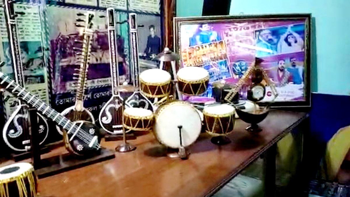 musical instruments are made from discarded junk