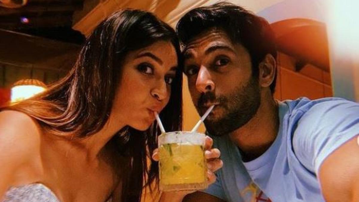 खास अंदाज में पुलकित ने मनाया गर्लफ्रेंड कृति खरबंदा का बर्थडे, शेयर की क्यूट PHOTOS