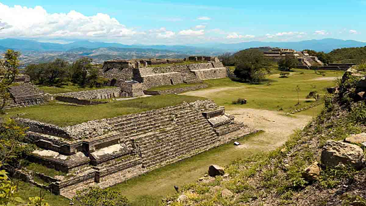 Maya Calendar 478 Structures