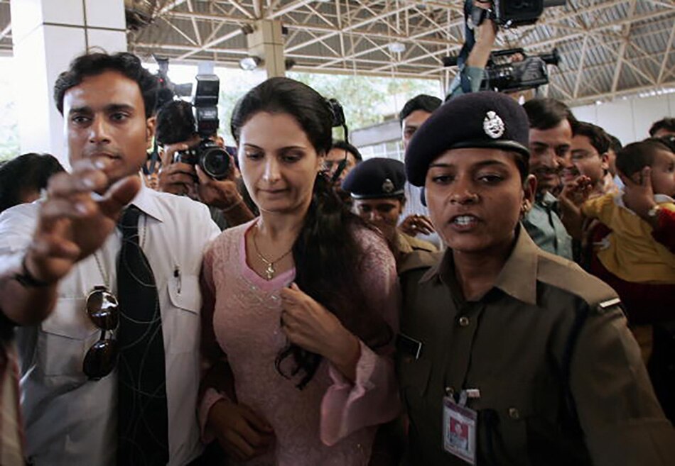 मोनिका बेदी