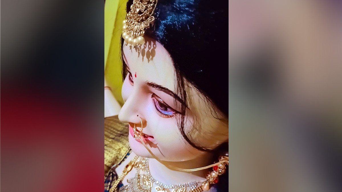 Goddess dugra happy posture