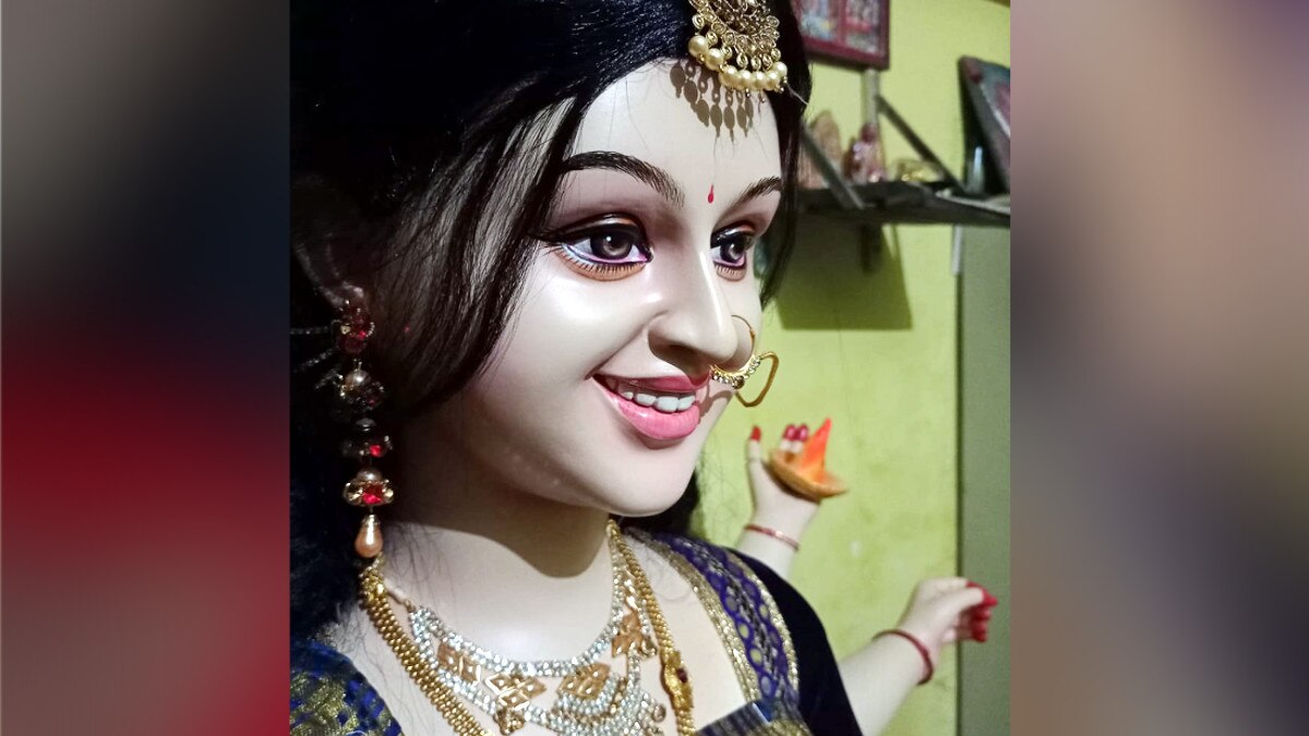 Goddess dugra happy posture