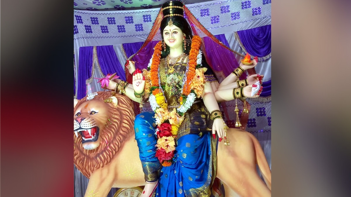 Goddess dugra happy posture