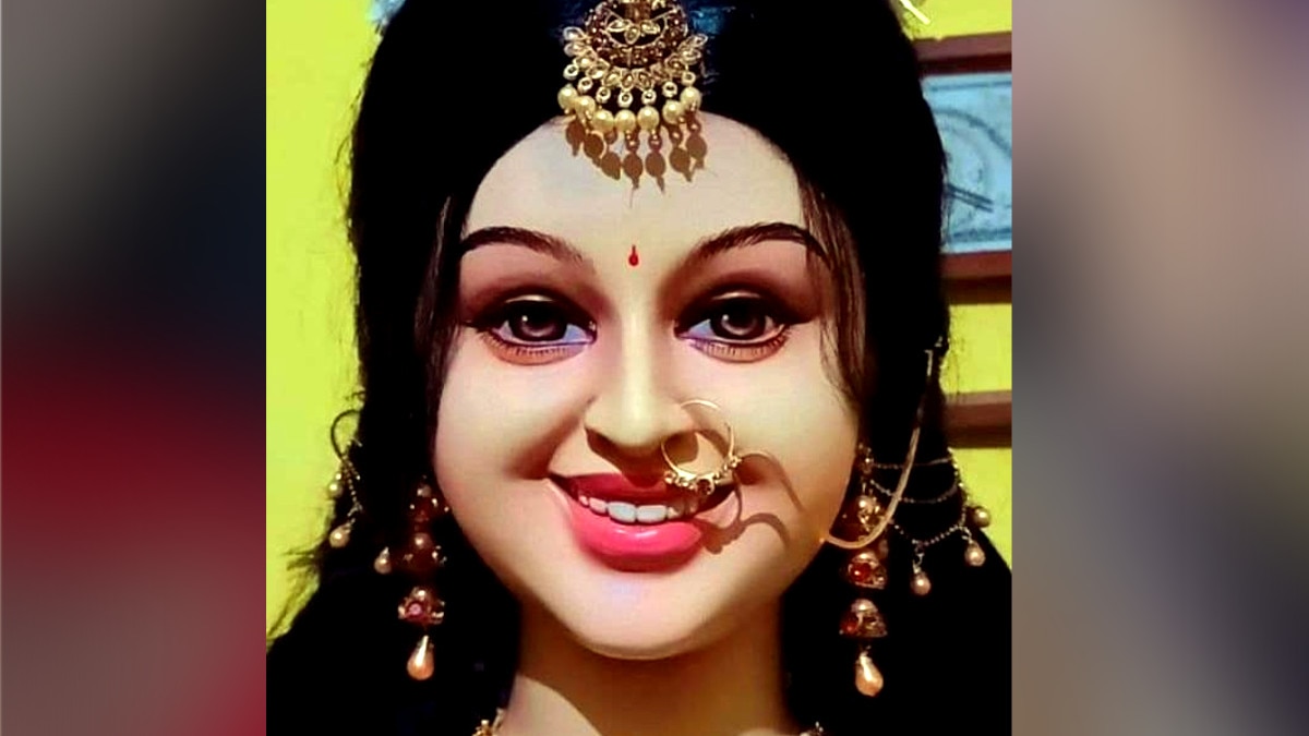 Goddess dugra happy posture