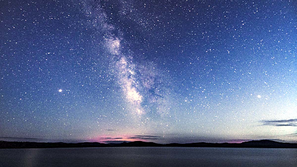 Satellite swarms night Pollution