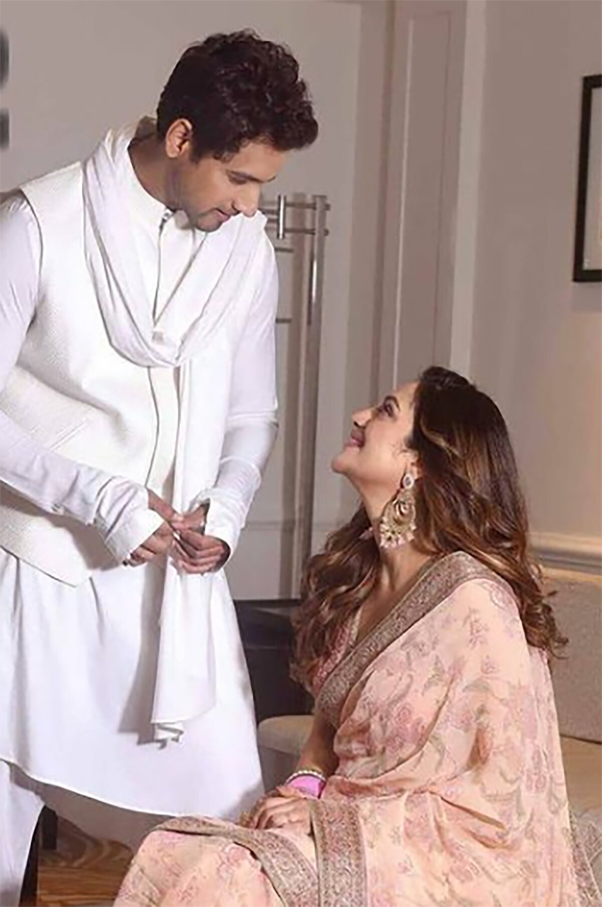 नुसरत जहां, यश दासगुप्ता