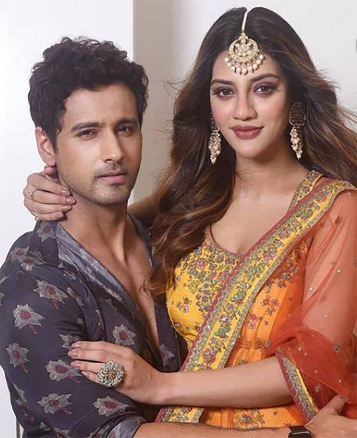 नुसरत जहां, यश दासगुप्ता