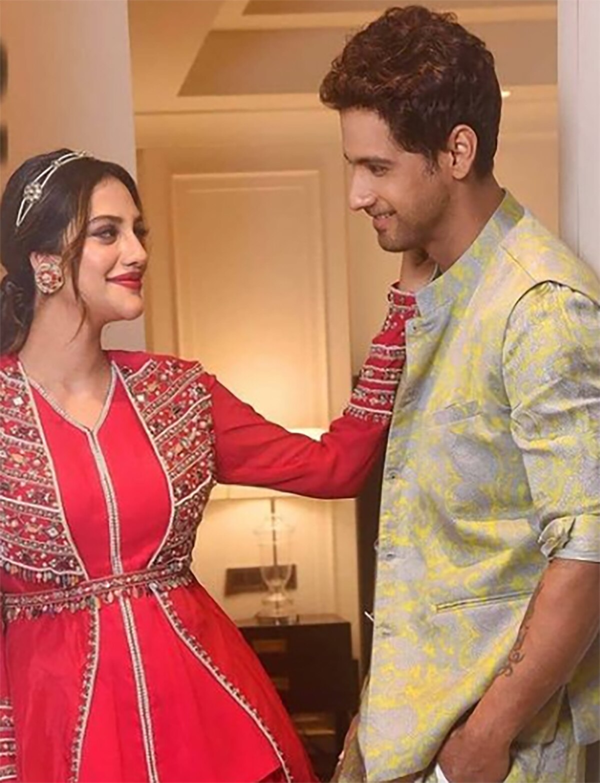 नुसरत जहां, यश दासगुप्ता