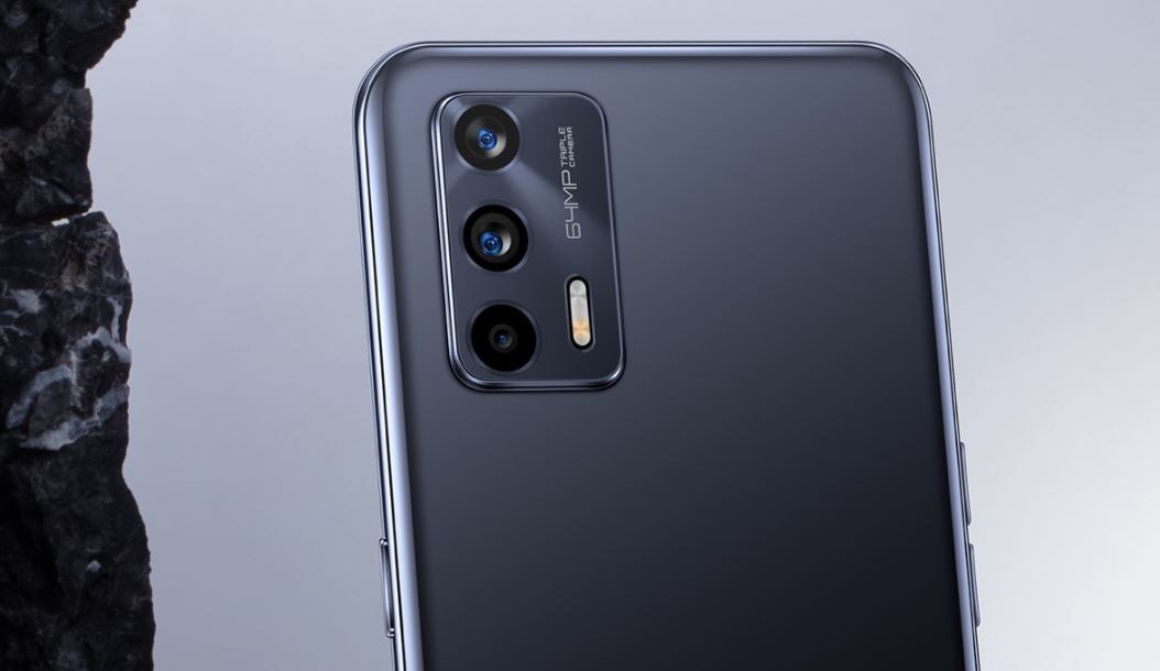 Realme Q3s