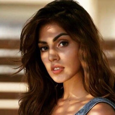 रिया चक्रवर्ती