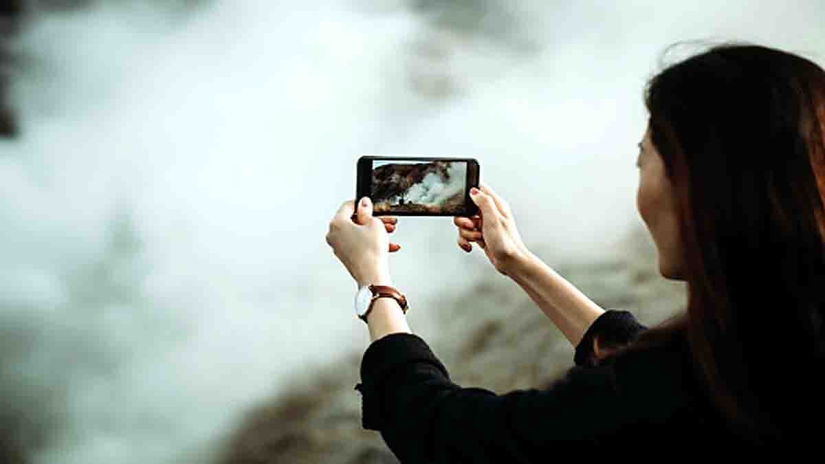 Smartphones killing Our Earth