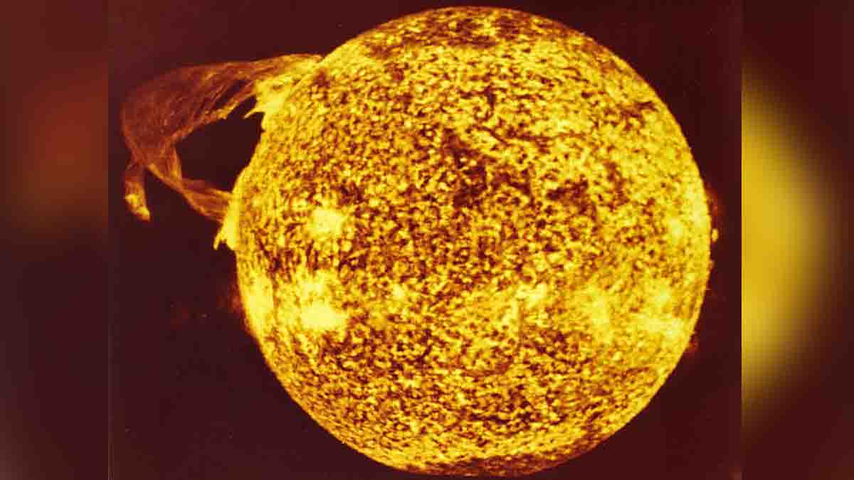 Sun fires off major solar flare