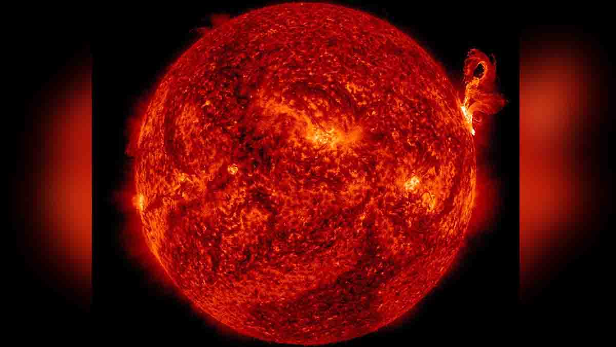 Sun fires off major solar flare