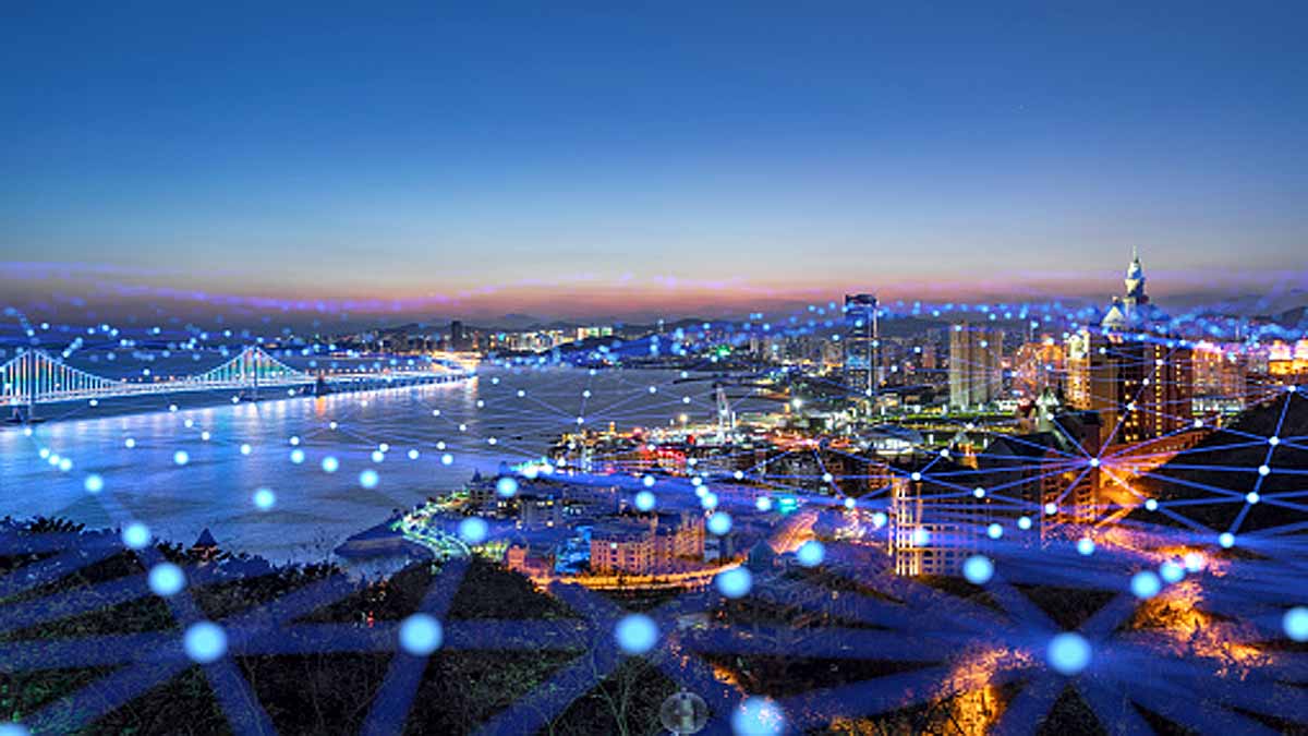 Solar Storm Coming to Earth 