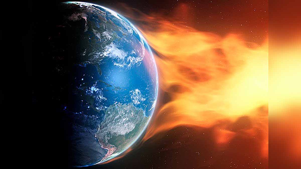 Solar Storm Coming to Earth 