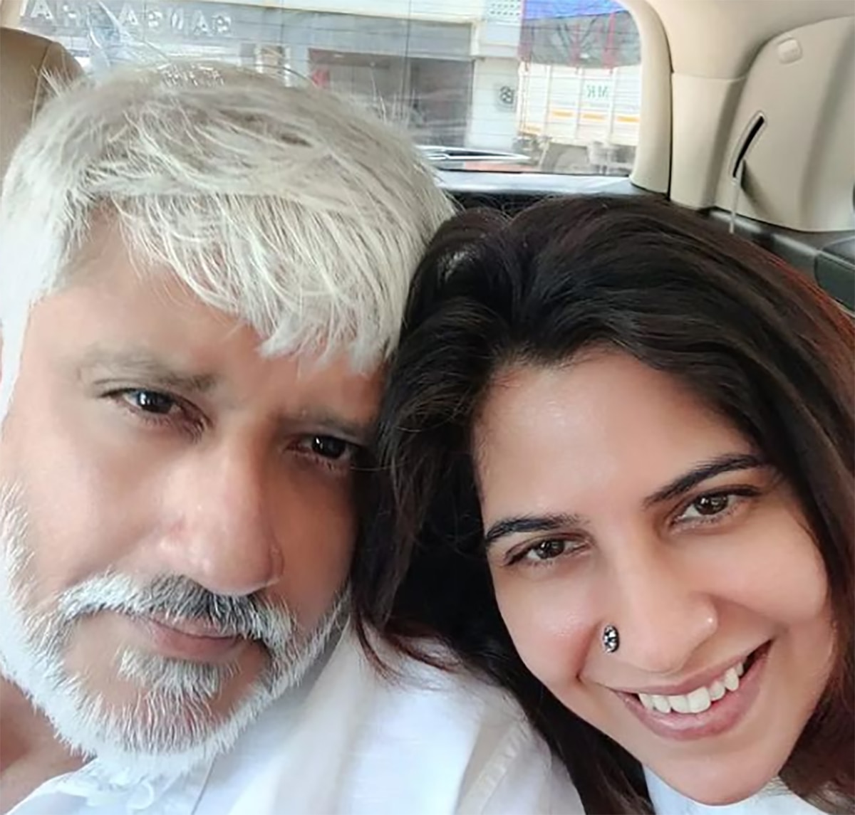 विक्रम भट्ट- श्वेतांबरी सोनी