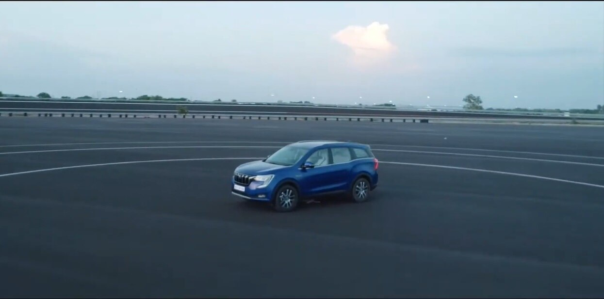  Mahindra XUV700 की कीमत 11.99 लाख से शुरू