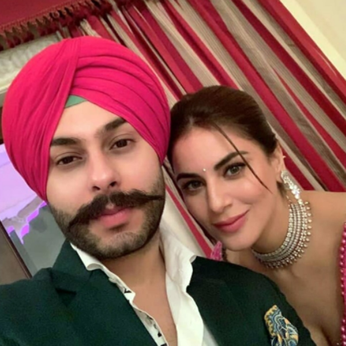  श्रद्धा आर्या 