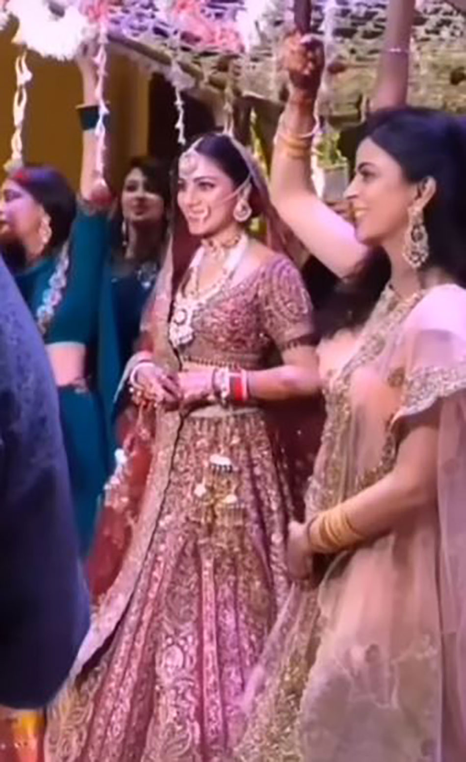 श्रद्धा आर्या