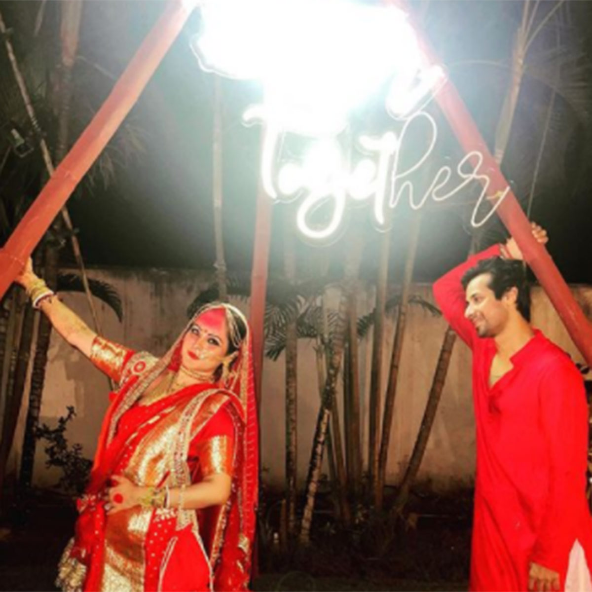  पूजा बनर्जी और कुणाल वर्मा