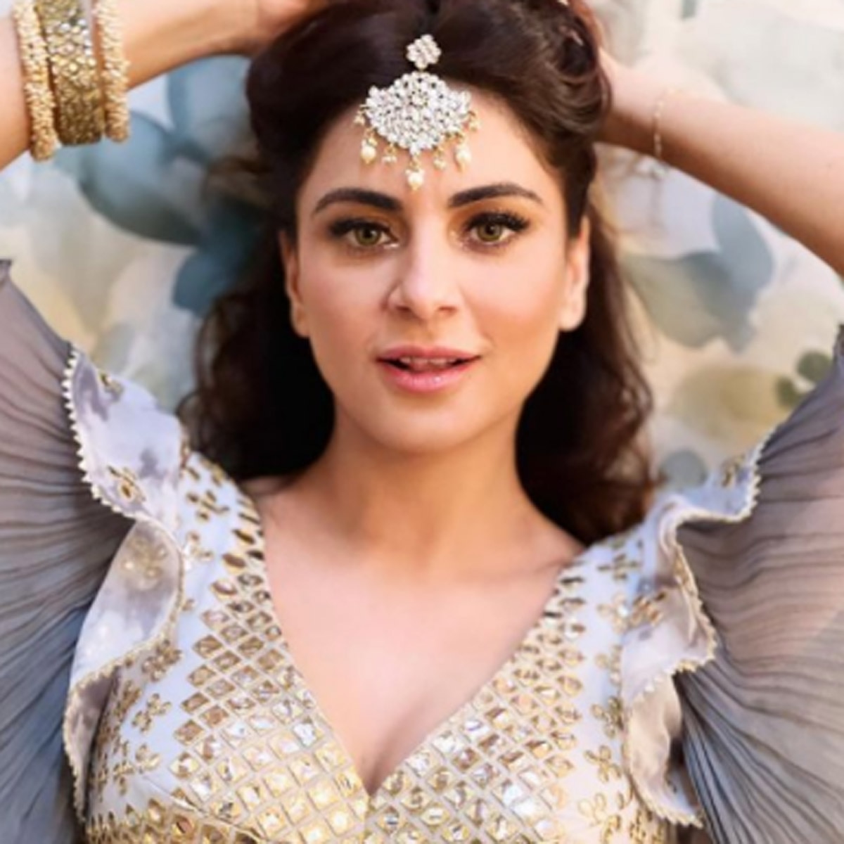  श्रद्धा आर्या 