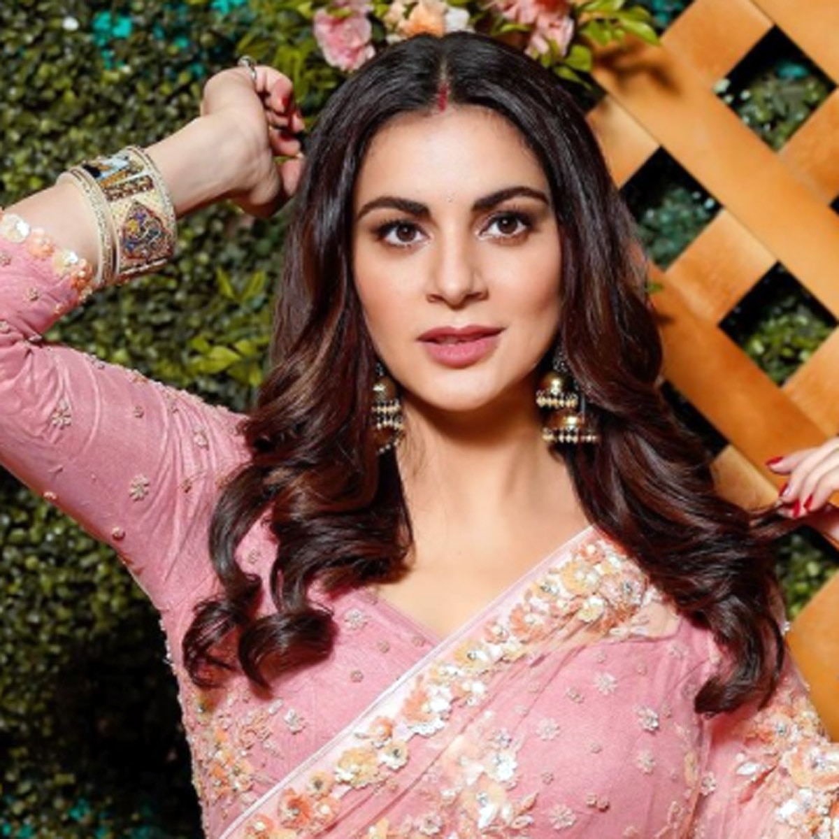  श्रद्धा आर्या 