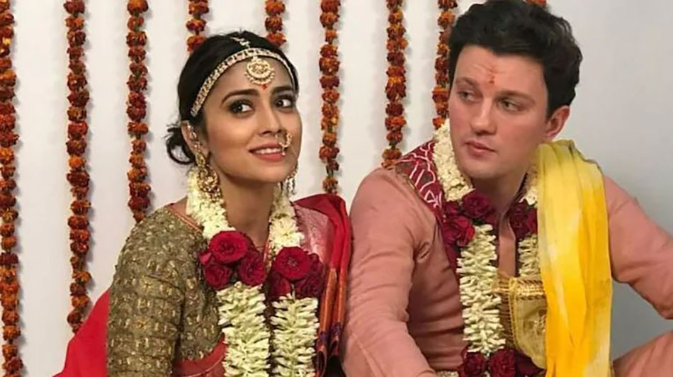 श्रिया सरन अपने हसबैंड के साथ