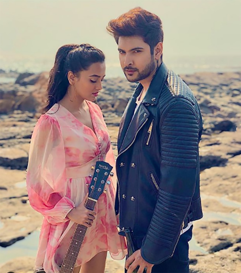  तेजस्वी प्रकाश, शिविन नारंग