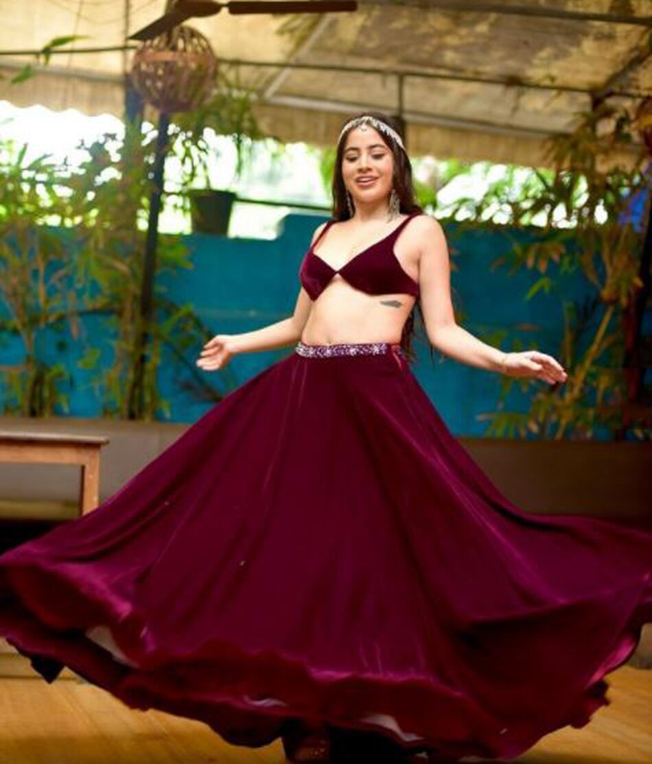  उर्फी जावेद