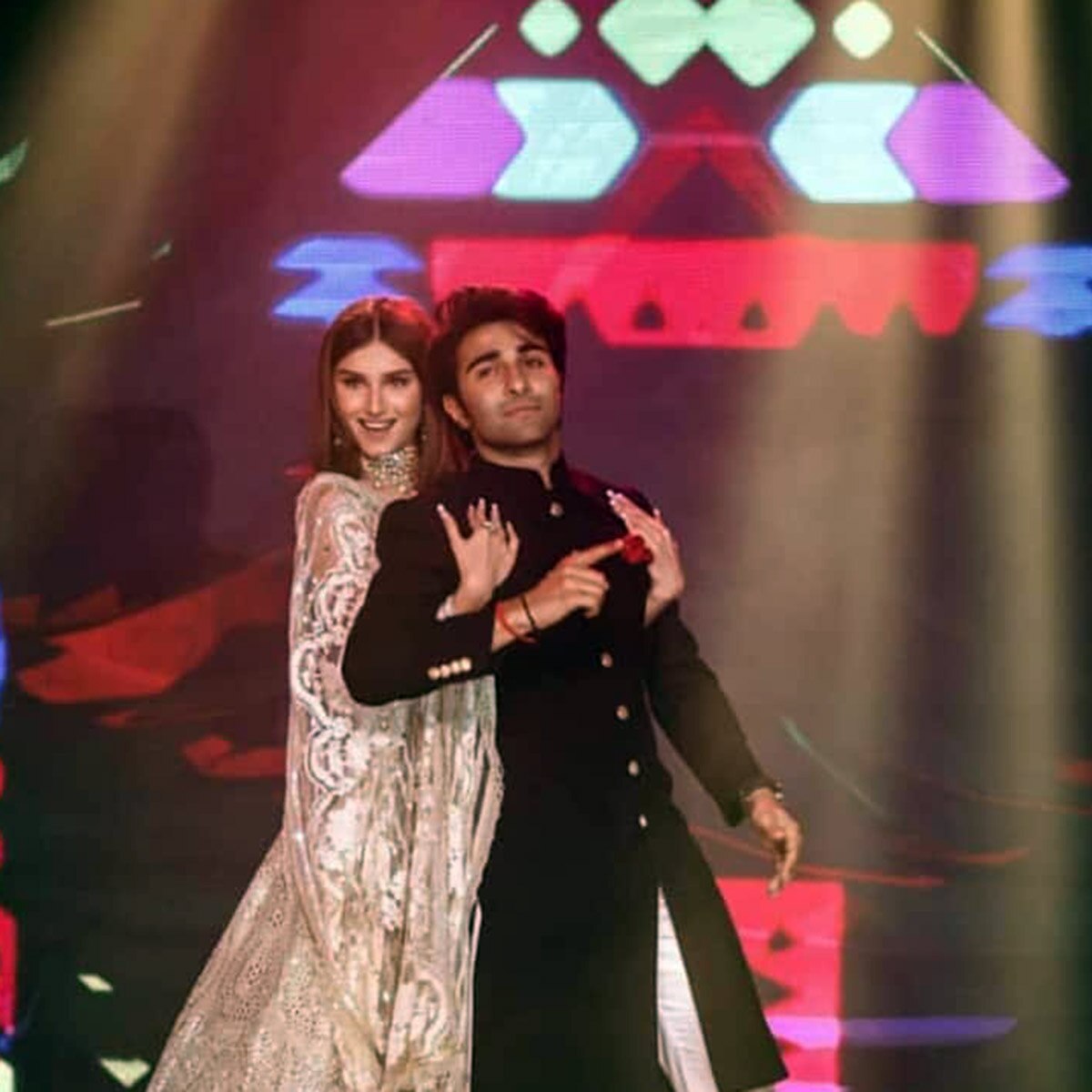 तारा सुतार‍िया-आदर जैन 