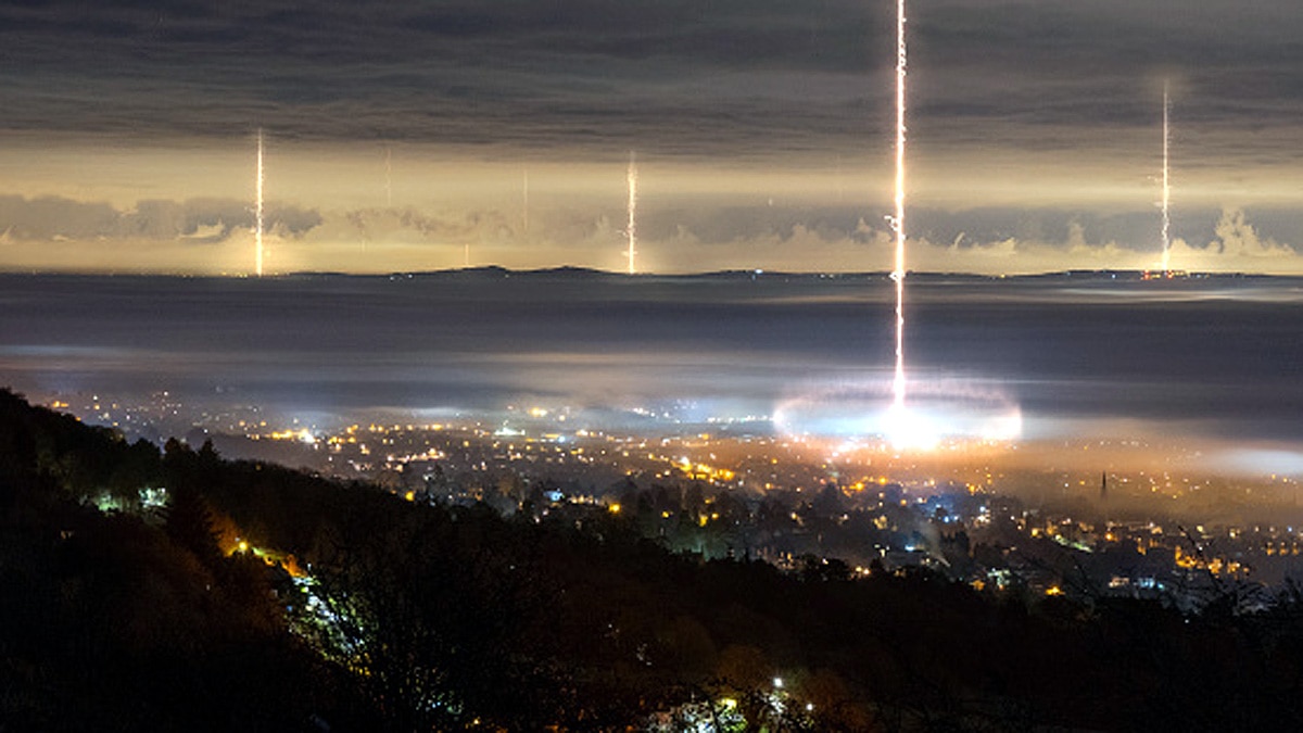 Alien Organisms Human Spacecraft