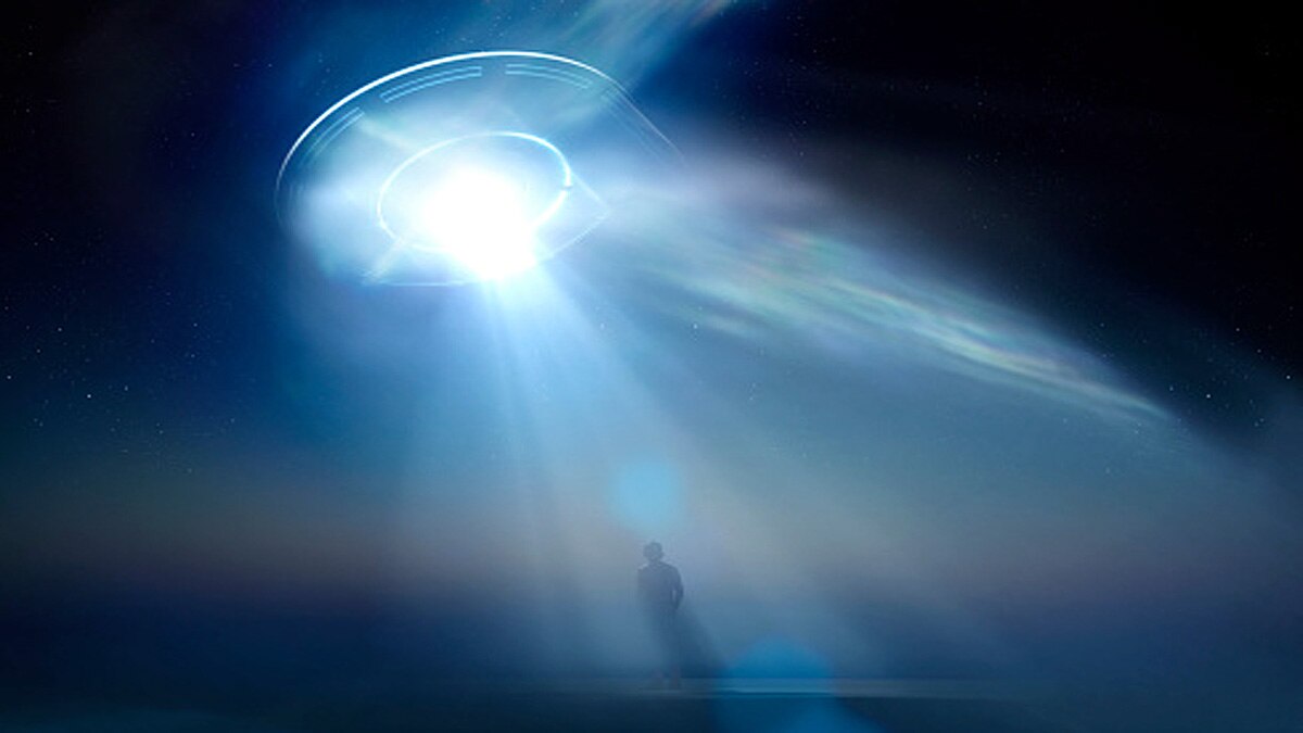 Alien Organisms Human Spacecraft