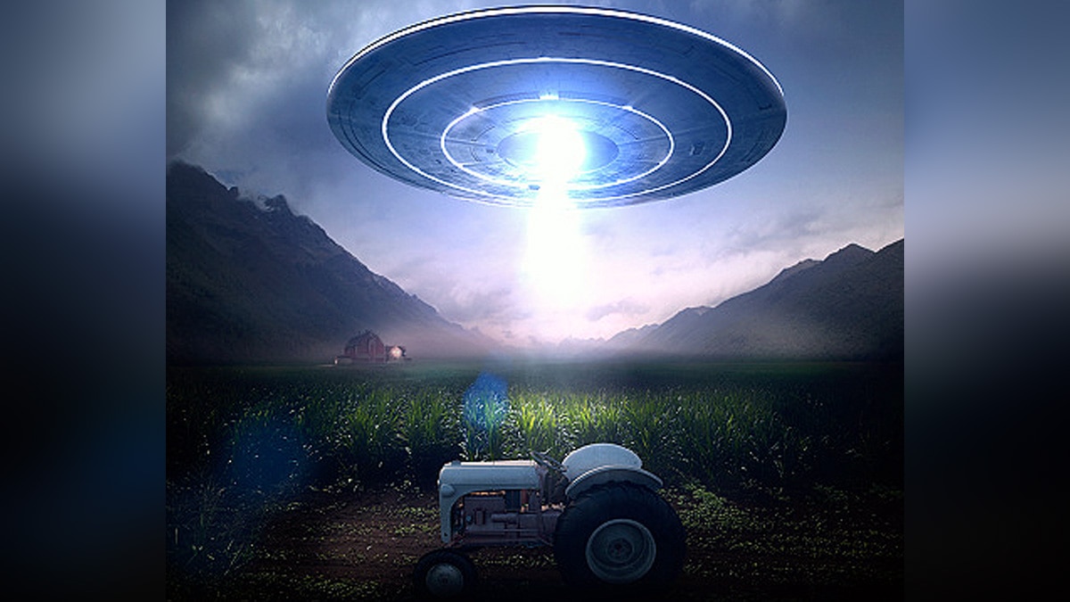 Alien Organisms Human Spacecraft