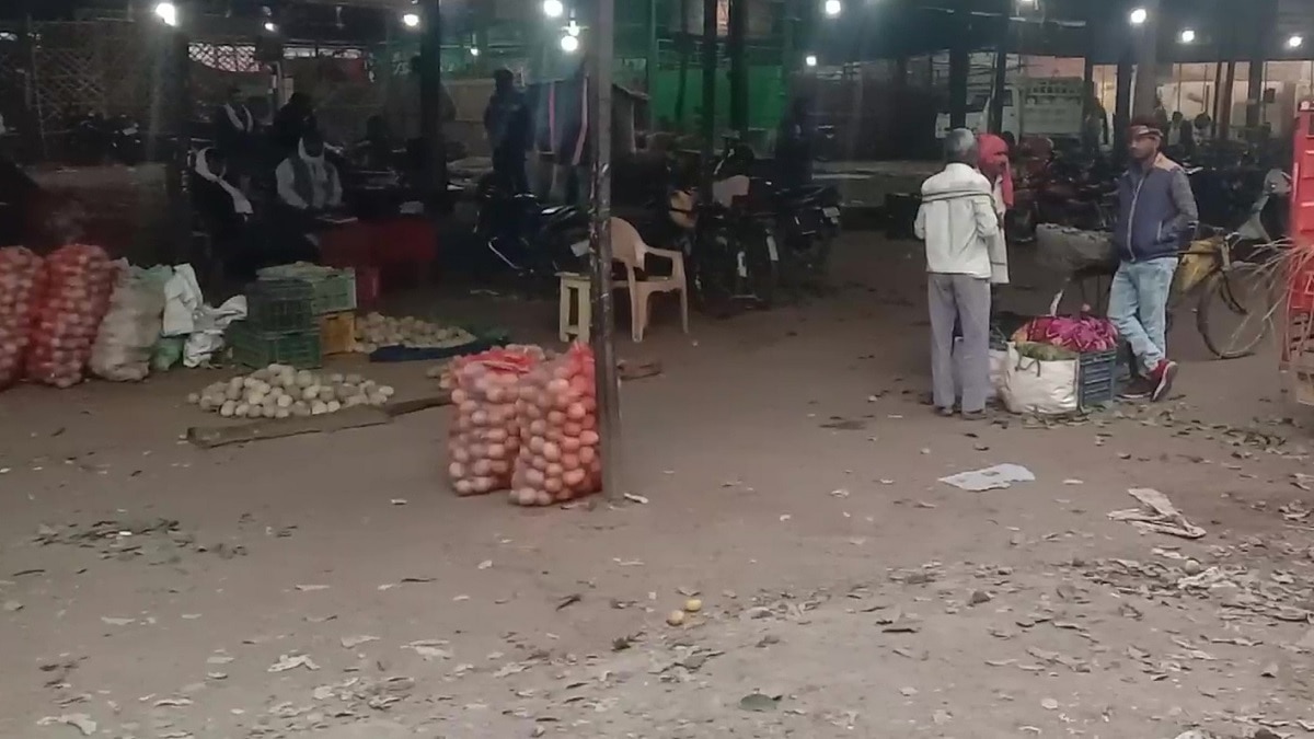 दुकानदार भी परेशान