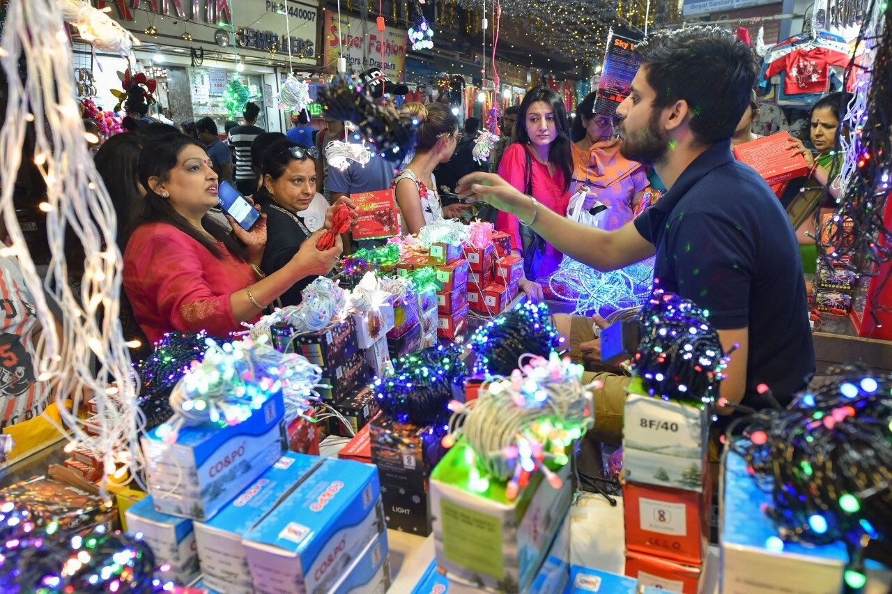 अपने करीबियों को दें Dhanteras की शुभकामनाएं