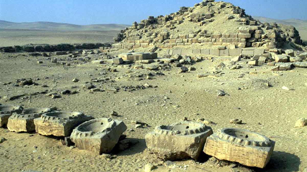 4500 Year old Sun temple Egypt