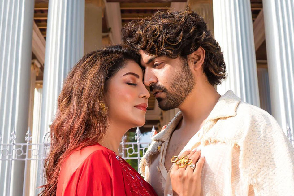 गुरमीत चौधरी और देबीना बनर्जी