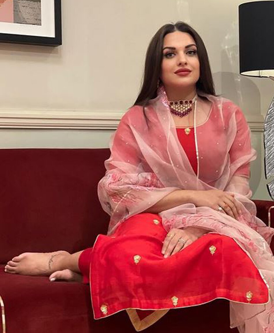 हिमांशी खुराना