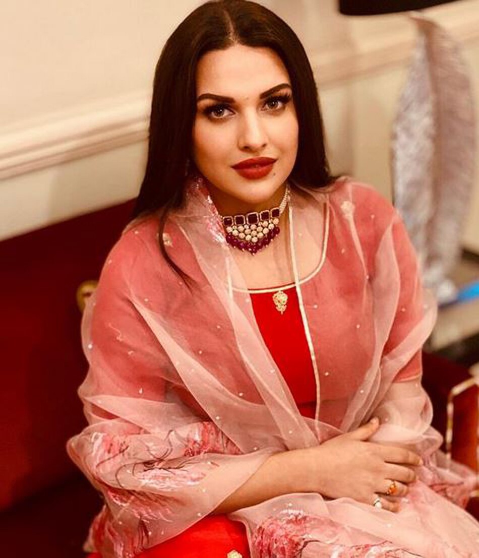 हिमांशी खुराना