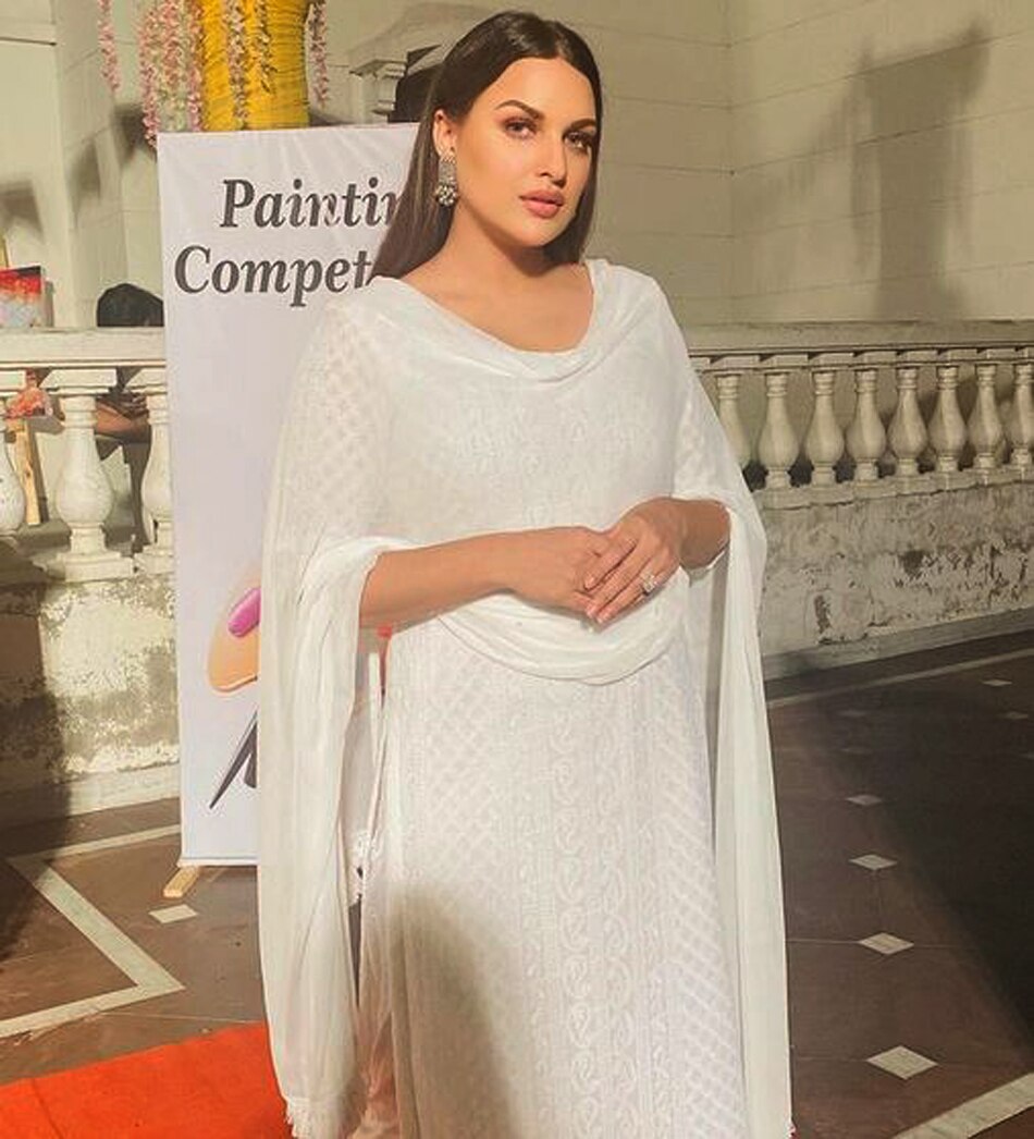 हिमांशी खुराना