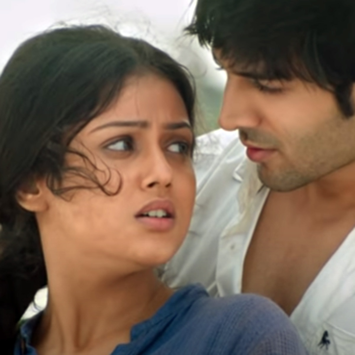 कार्त‍िक आर्यन-मिष्टी 