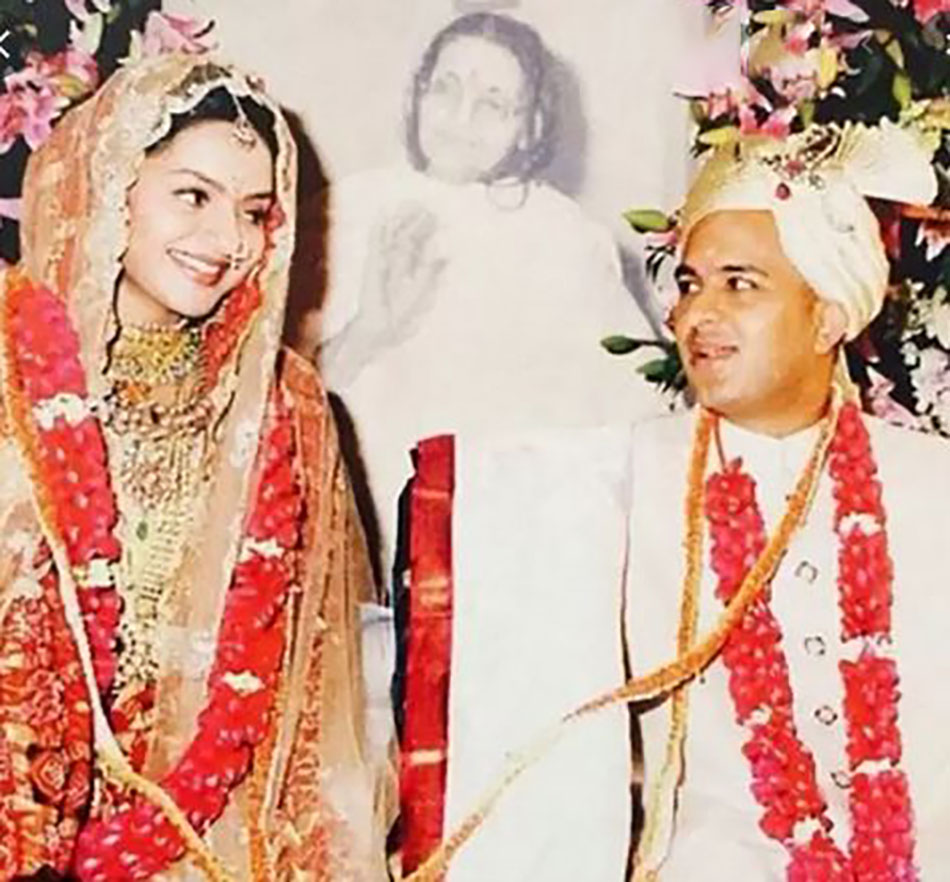 हसबेंड आनंद शाह संग मधु शाह