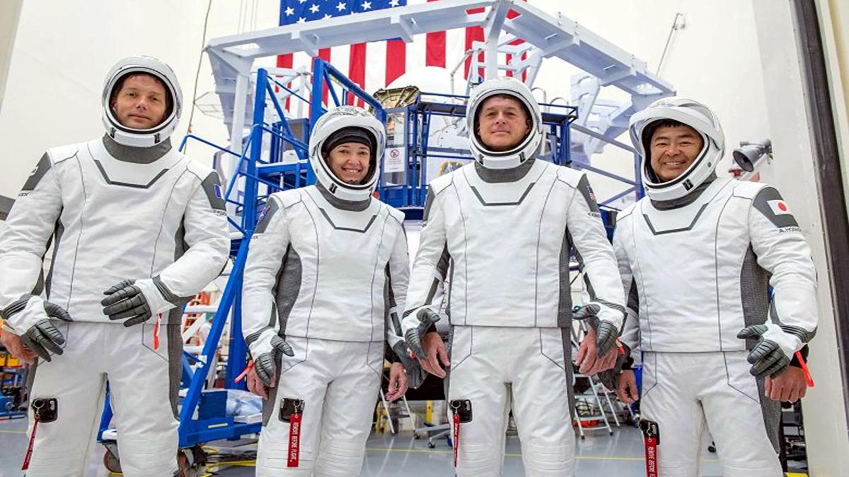 NASA SpaceX Four Astronauts Return Wearing Diaper Capsule Toilet Broken