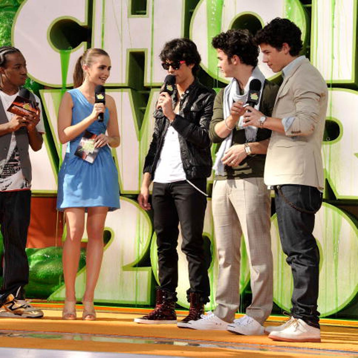 न‍िक जोनस-Lily Collins 