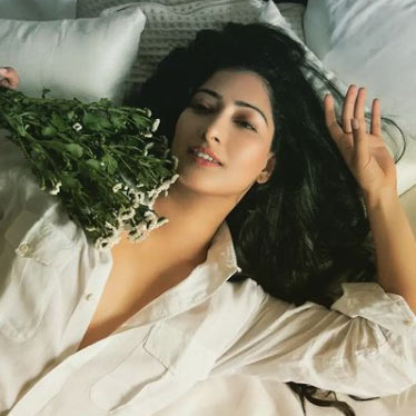 निहारिका रायजादा