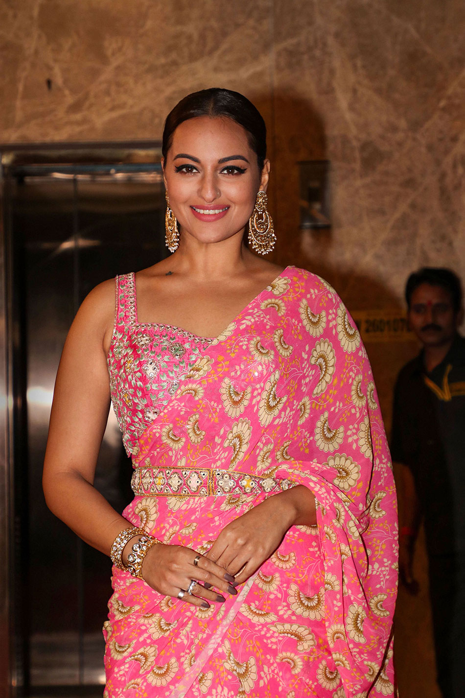 सोनाक्षी सिन्हा 