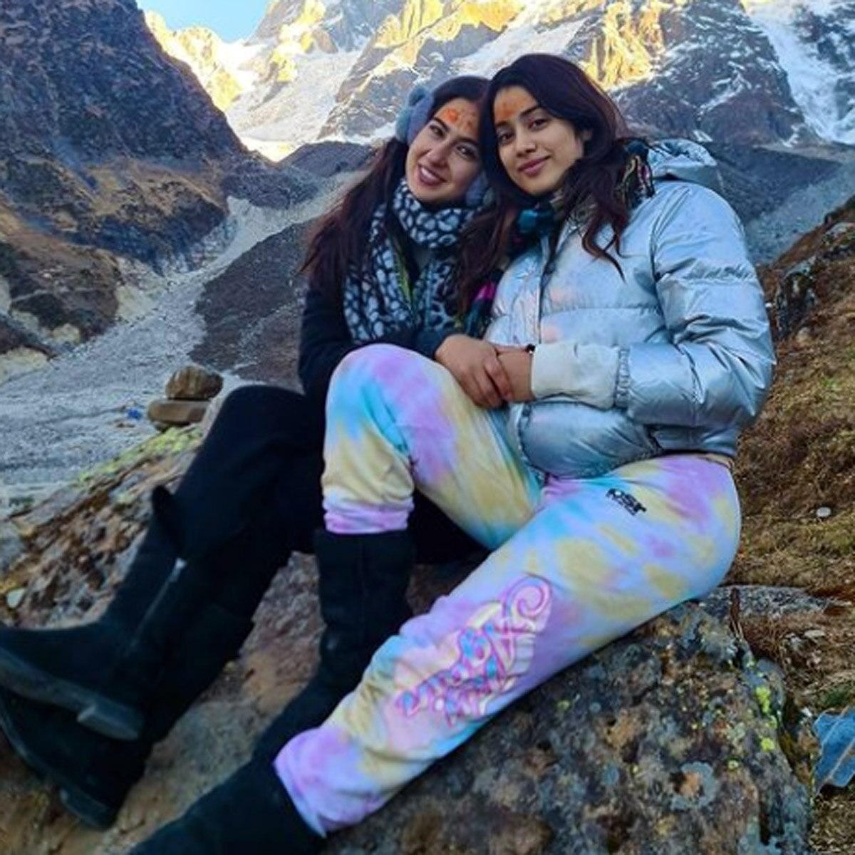 सारा अली खान और जाह्नवी कपूर 