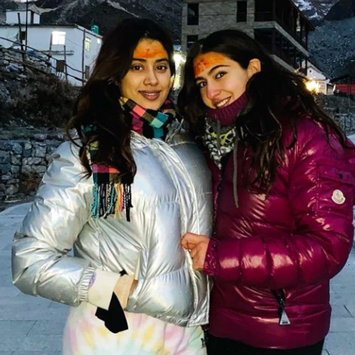 सारा अली खान और जाह्नवी कपूर 